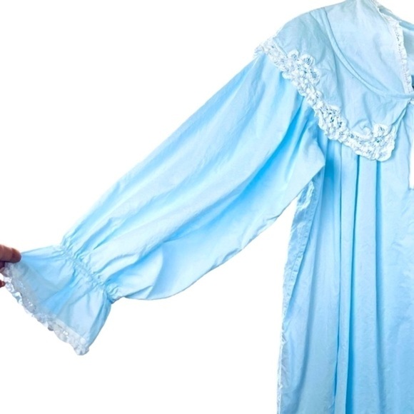 Maryann’s Boutique Vintage Light Blue Night Gown White Lace Trim Ruffled Wrist L - Picture 6 of 14